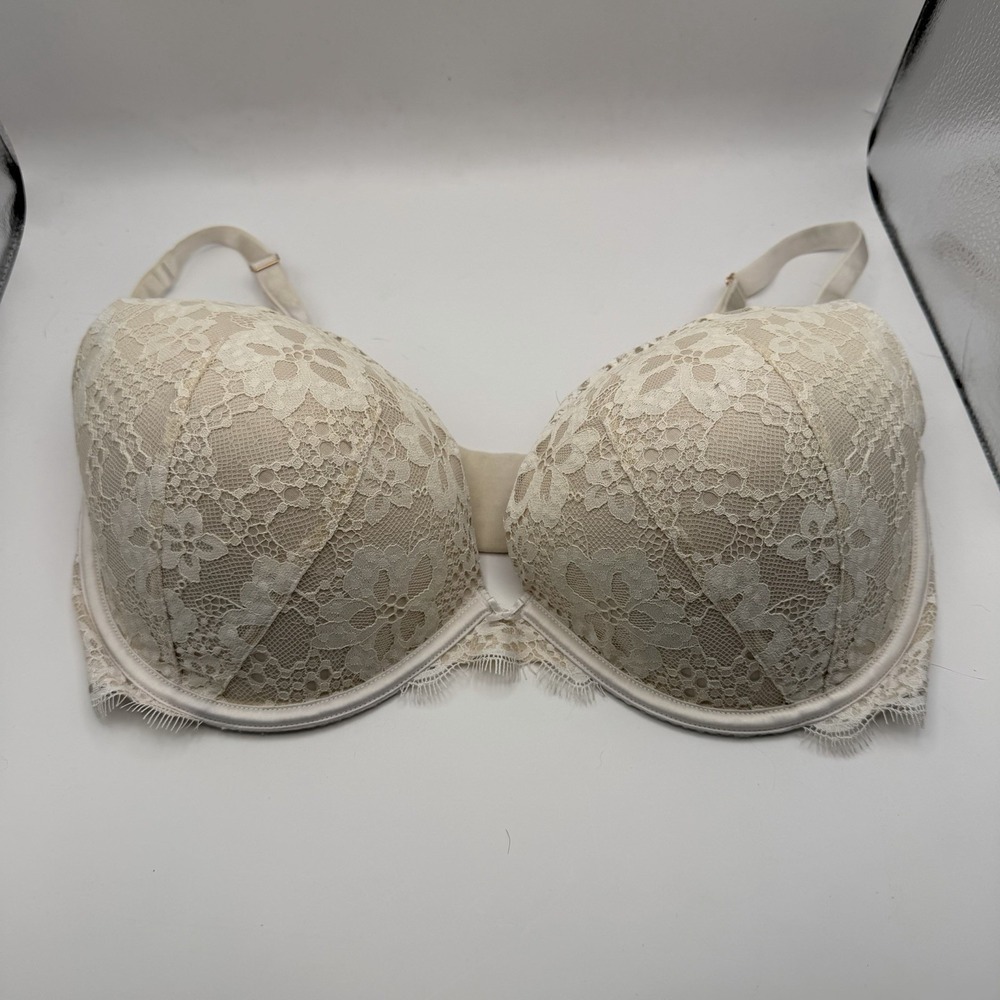 36DDD‎ Victorias Secret Beige Lace Underwire Push Up Bra